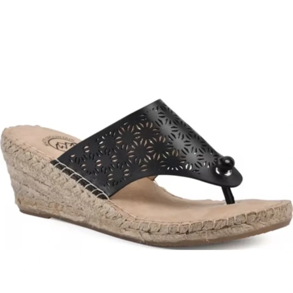 New White Mountain Beaux Perforated Thong Espadrille Wedge Sandals Black Size 11